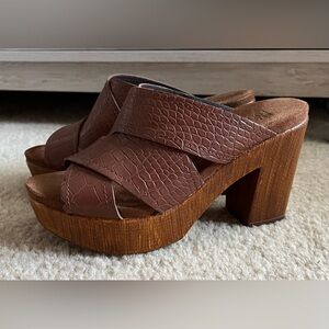 WHITE MOUNTAIN Shoes Alive Women's Platform Heel Sandal Chestnut